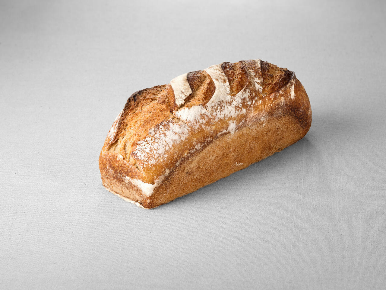 Grand pain issu d'une farine de blé semi complète moulé au pur levain naturel