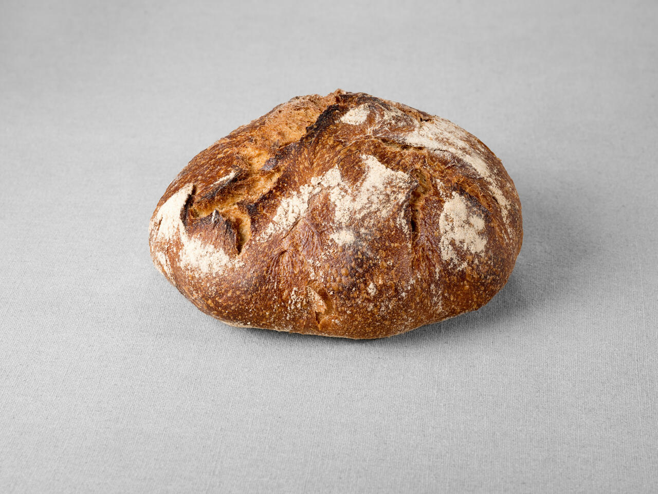 Grand pain campagne issu d'une farine de blé blanche et d'une farine de seigle au pur levain naturel