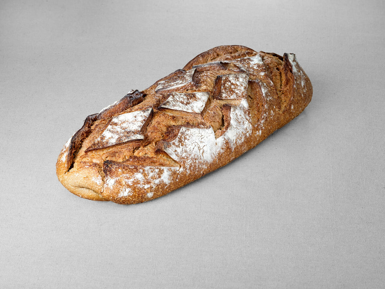 Grand pavé issu d'une farine de blé blanche au pur levain naturel