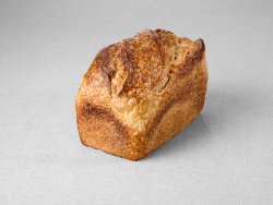 Petit pain issu d'une farine de blé blanche moulé au pur levain naturel