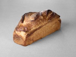 Grand pain issu d'une farine de blé blanche moulé au pur levain naturel